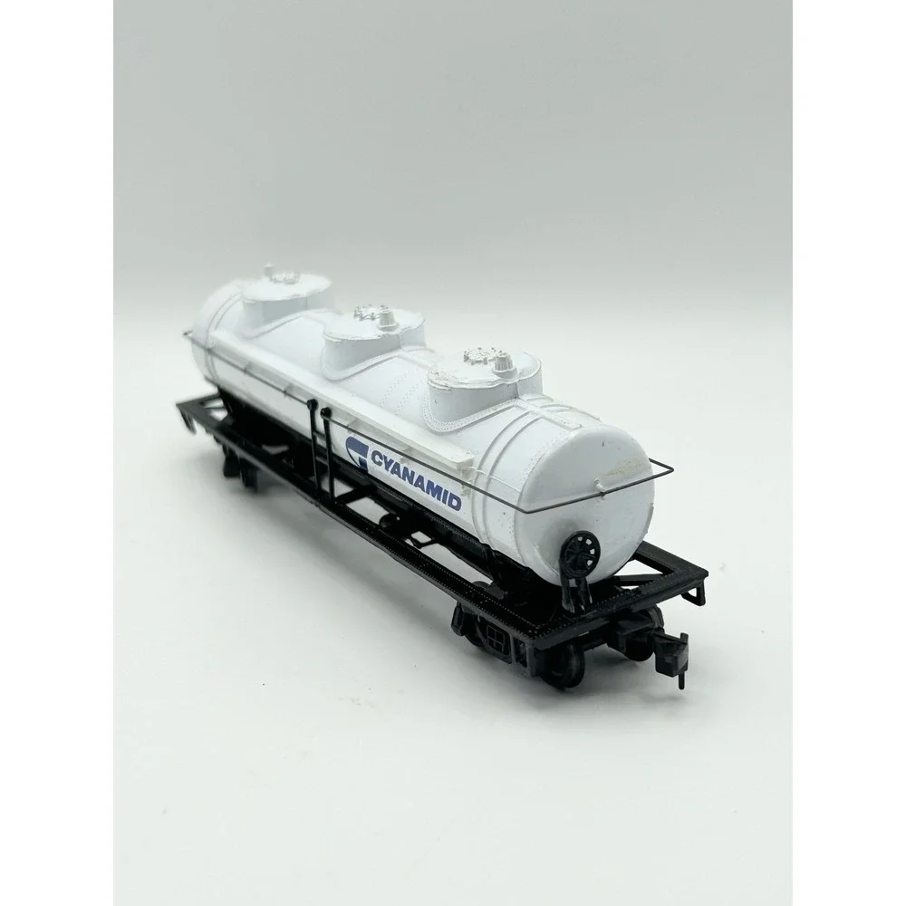 Bachmann HO Scale Tanker Car Tanker Car Cyanamid Train Pre-owned - Picture 3 of 8